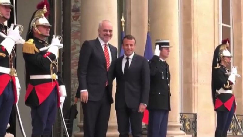 Macron i “i pret hovin” këmbënguljes së Ramës: Duro, po e lexojmë seriozisht raportin e KE-së!