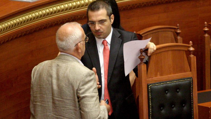 ZËRI I AMERIKËS/ Edi Rama mbrojtësi më i flaktë i Saimir Tahirit