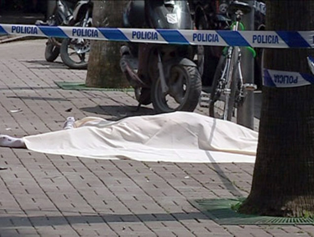 DETAJE/ Patos, flasin fqinjët e 35-vjeçares, pse i dha fund jetës duke u hedhur nga pallati