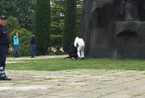 EMRI & FOTO GALERI/ Vlorë, gjendet një ri i dhunuar dhe i vdekur, në mes të qytetit