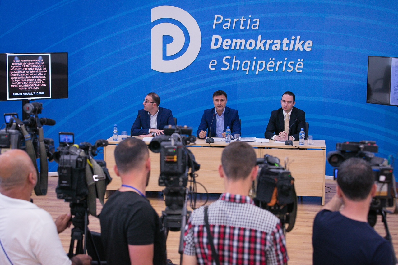 PD e kërkon kokën e Fatmir Xhafajt në tepsi, argumenta të reja nga selia e opozitës për vëllanë e Agronit