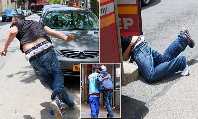 FOTO GALERI/ New York, 25 “zombie” tmerrojnë njerëzit në rrugët e metropolit amerikan