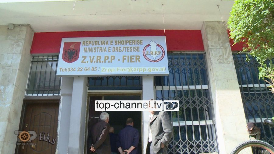 EMRI/ Fier, shkarkohet juristi i Hipotekës që kërkoi 300 mijë lekë ryshfet