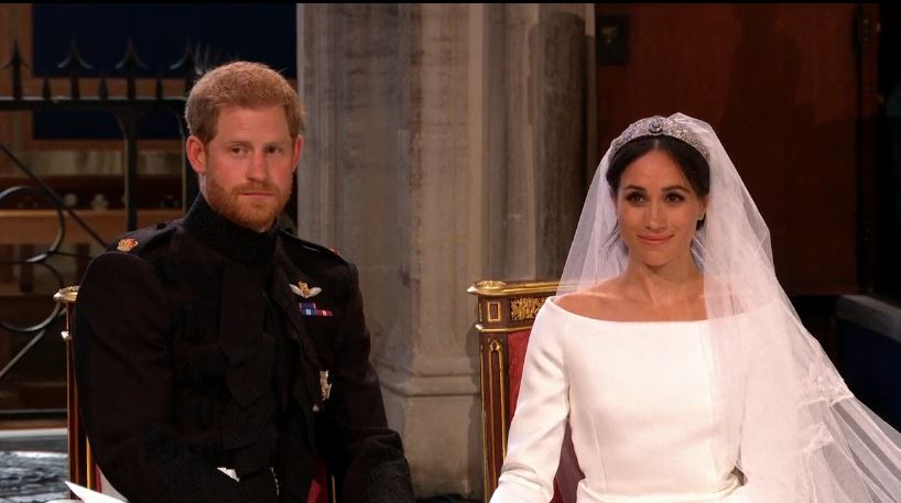 DASMA MBRETËRORE/ Harry dhe Meghan i thonë “po” njëri-tjetrit – Nusja hyn në kishë me fustan mahnitës, Princi: Dukesh fantastike!