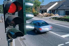 Vazhdojnë shkeljet e qarkullimit rrugor në Tiranë.Detajet