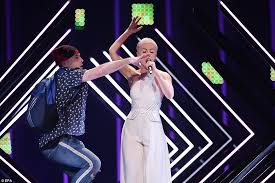 Kush është shqiptari i katërt që u ngjit ilegalisht në “Eurosong”