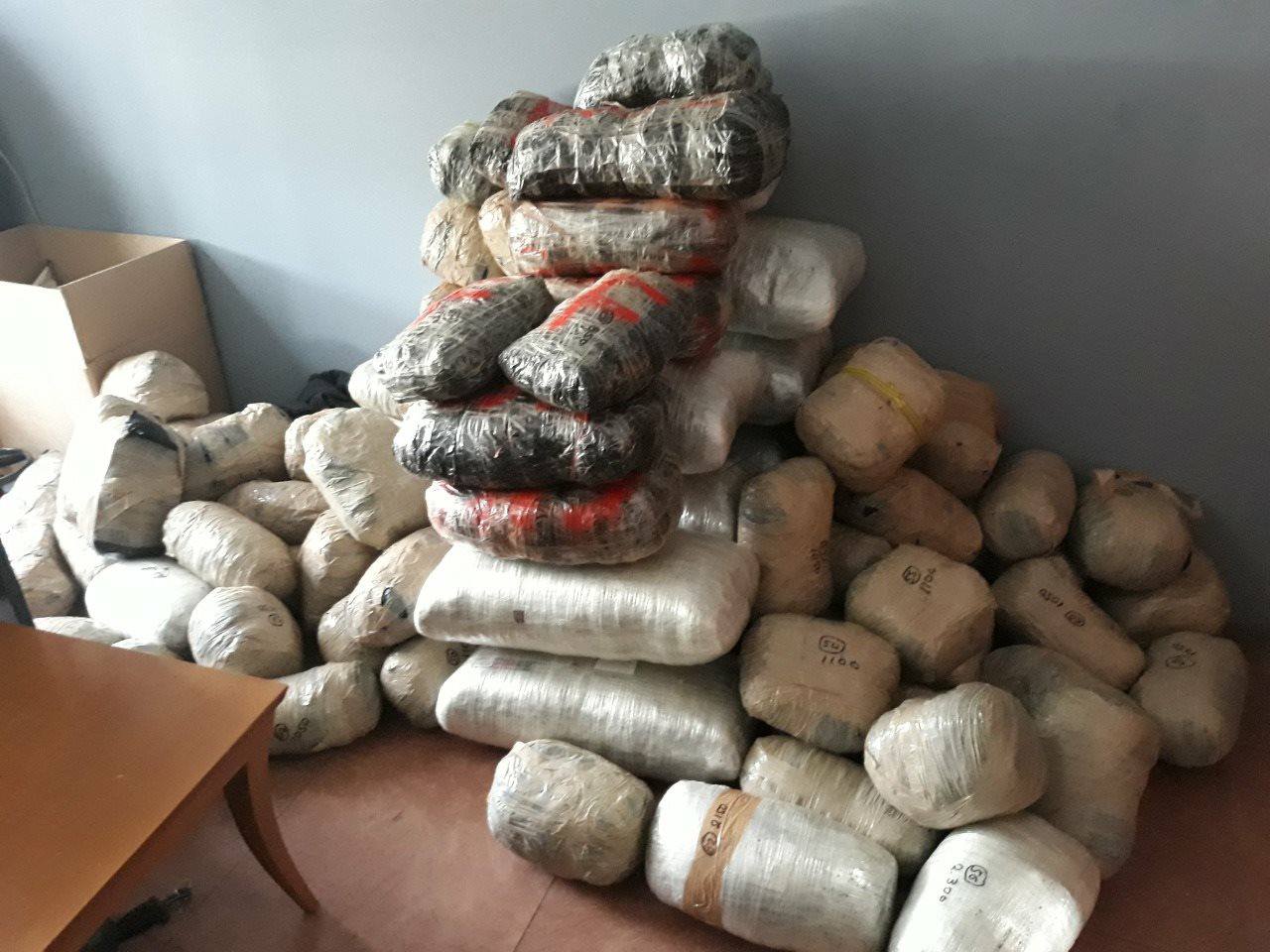 Nga Shqipëria në Greqi me furgonin me 200 kg drogë, në pranga dy shoferët grekë