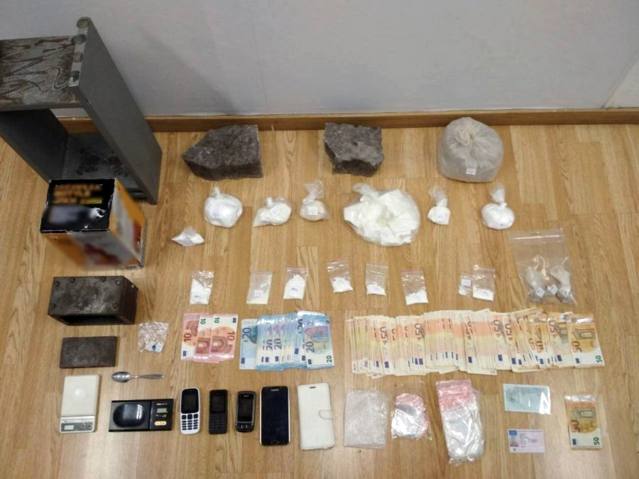 Greqi shkatërrohet organizata e drogës, 5 shqiptarë në pranga