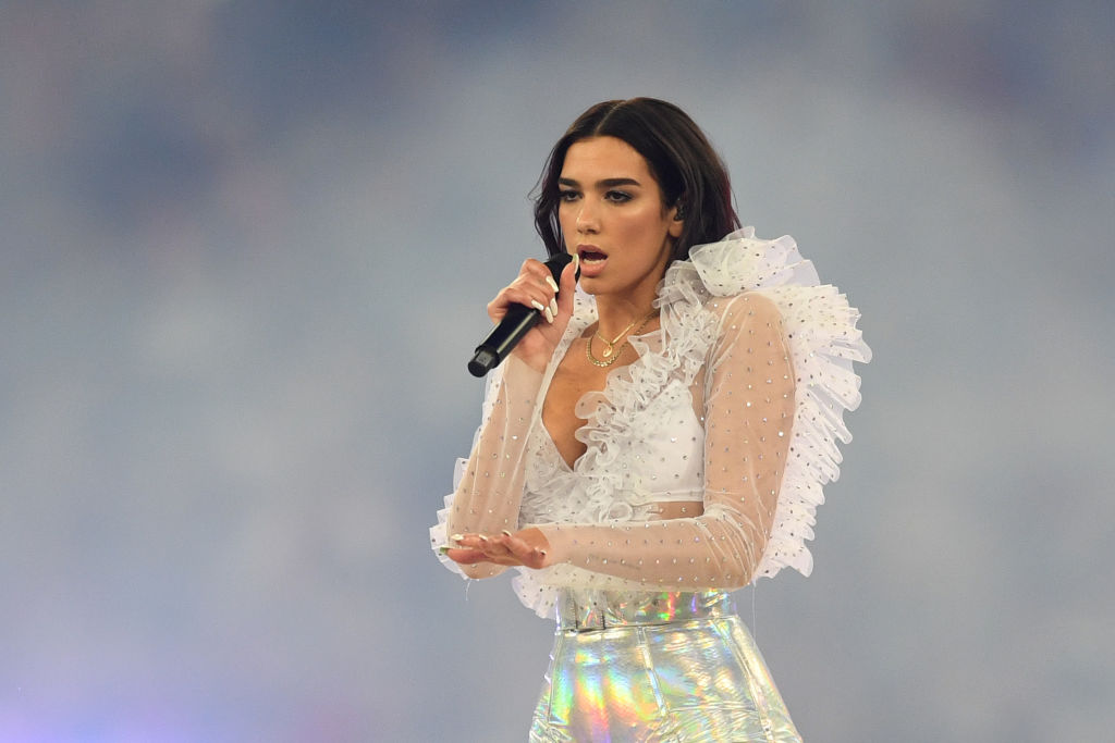 Takoi yllin e Real Madrid pas finales.Reagon Dua Lipa