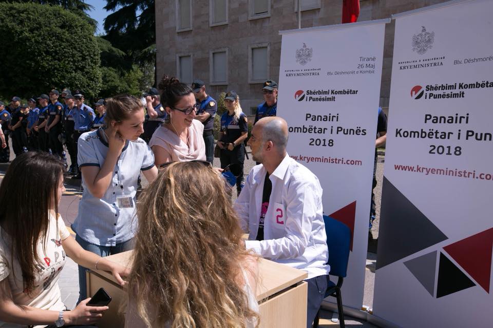 FOTO GALERI/ “Kryeministri” merr intervista pune për Ministër të Brendshëm