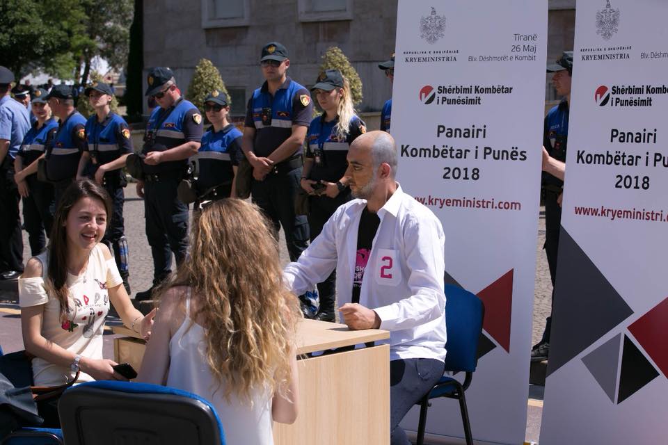 FOTO GALERI/ “Kryeministri” merr intervista pune për Ministër të Brendshëm