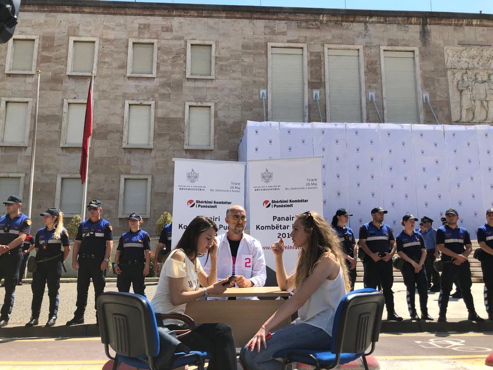 FOTO GALERI/ “Kryeministri” merr intervista pune për Ministër të Brendshëm