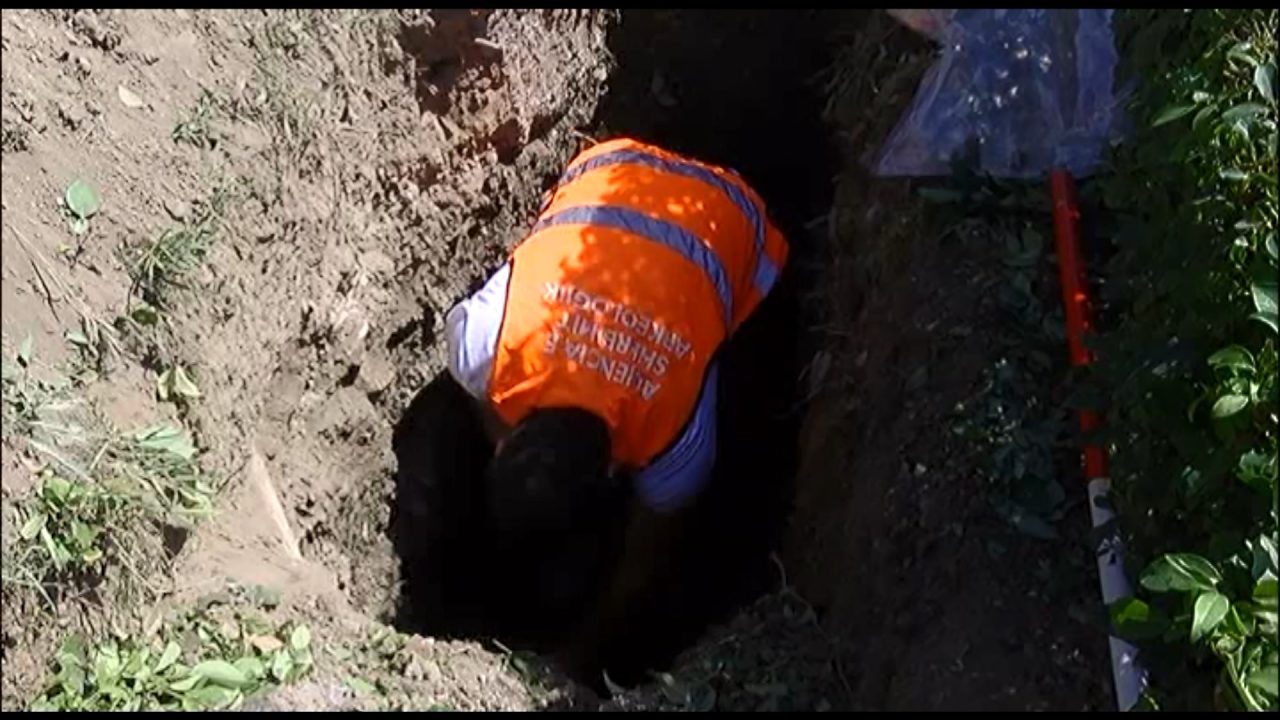 Lezhë, gjendet një skelet në sheshin e qytetit, dyshohet viktimë e komunizmit