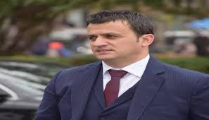 FOTO/Deputeti i Gjirokastrës tallet me protestën e opozitës, ja çfarë ka postuar në faqen e tij