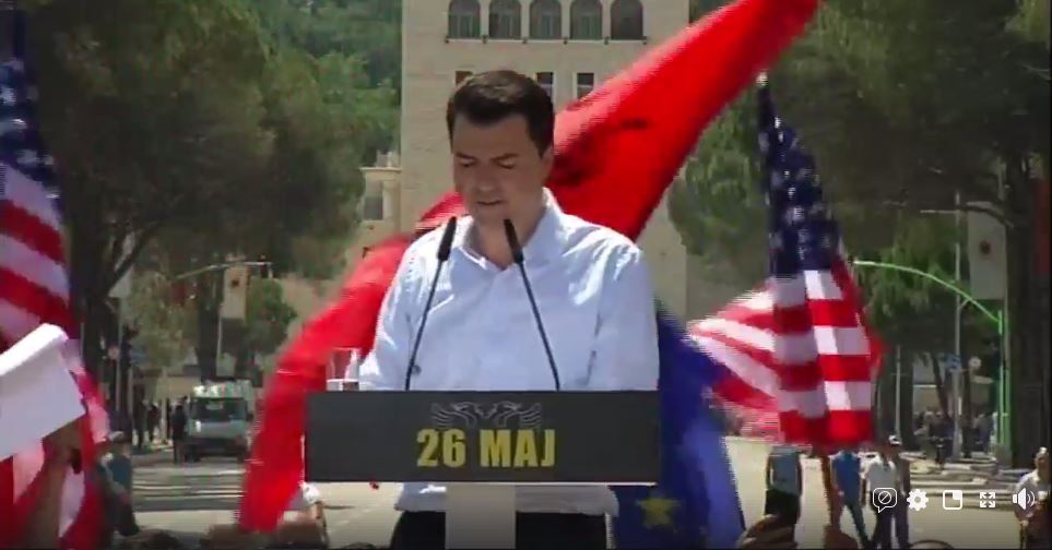 VIDEO/ LULZIM BASHA MESAZHE TË FORTA NGA PROTESTA E OPOZITËS: RAMA IK!