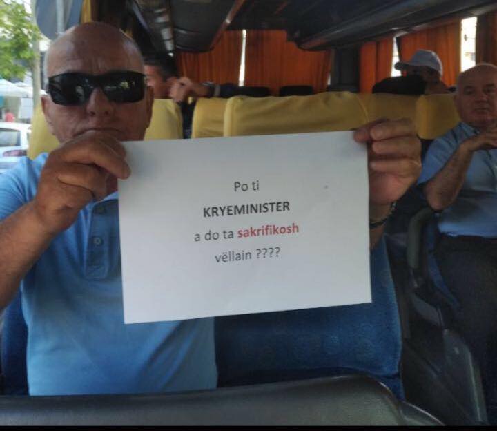 PROTESTA & FOTO GALERI/ Nga të katër anët e Shqipërisë drejt Tiranës: Na prit Pasha, po vijmë…!