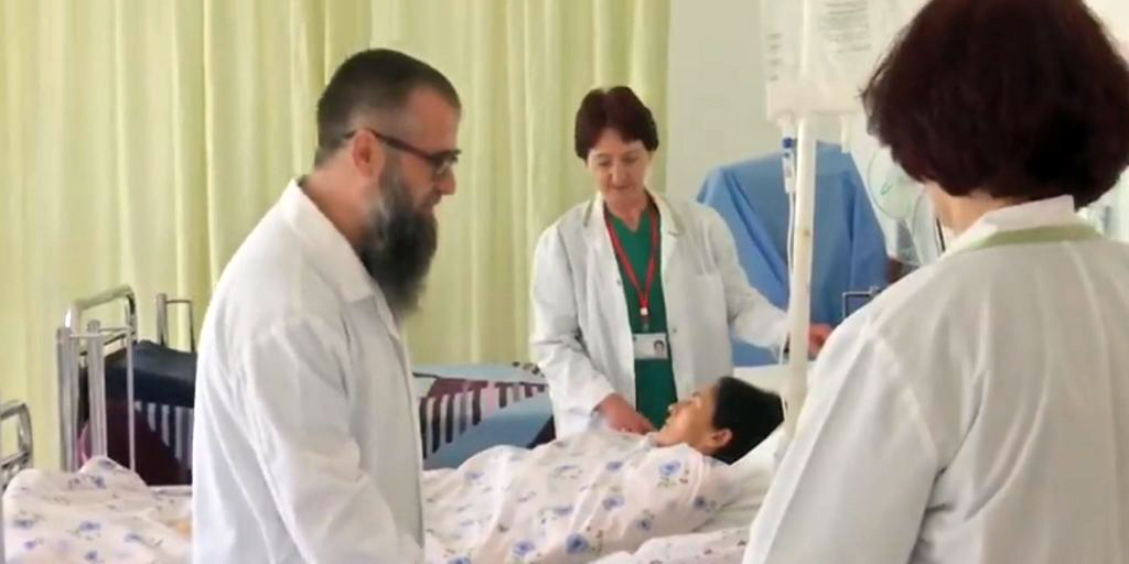 VIDEO / Gënjeshtrat e ERTV – Mjeku la Gjermaninë për Peshkopinë nga reformat e qeverisë