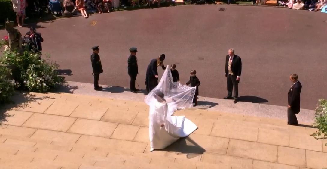 DASMA MBRETËRORE/ Fillon ceremonia e kurorëzimit të Princ Harry me Meghan Markle