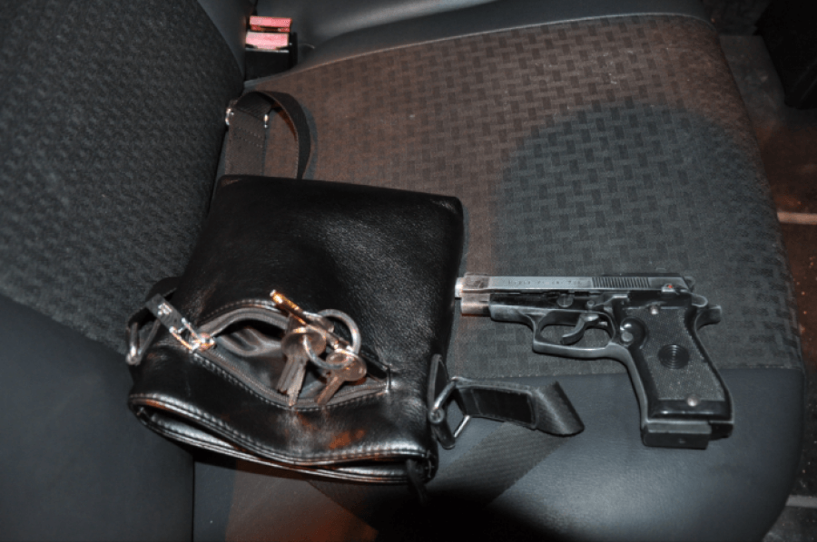 EMRI/  Vlorë, sekuestrohet drogë dhe armë, arrestohet një person