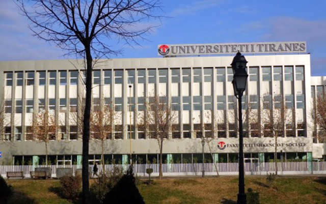 EMRI/ Tiranë, shkarkohet pedagogu