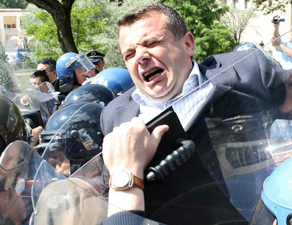 SKANDAL & EMRA/ Taulant Balla vë nën këmbë” Elbasanin me drejtorë nga Librazhdi