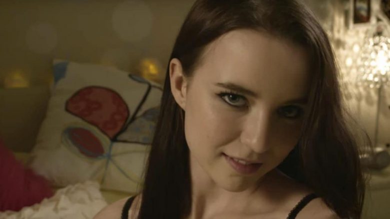 Jesi apo Emili, kush janë vajzat që mbysin meshkujt