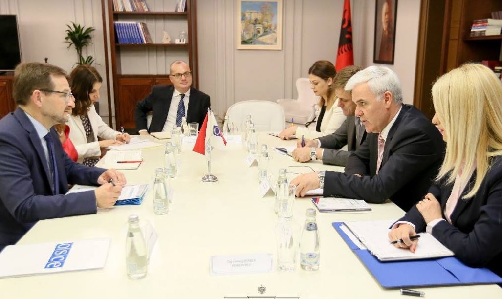 Sekretari i OSBE vlerëson  vettingun në takimin me Xhafajn: I impresionuar nga rezultatet