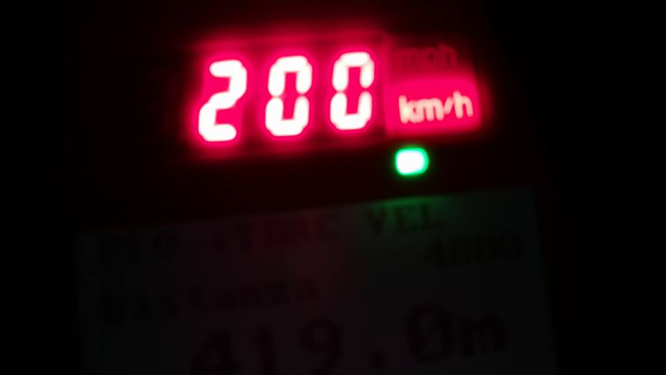 VIDEO/ “Rrugorët” punë edhe për fundjavë, “pilotë”me 200 km/h dhe shoferë “të bërë tap” “bëhen esëll” në birucë