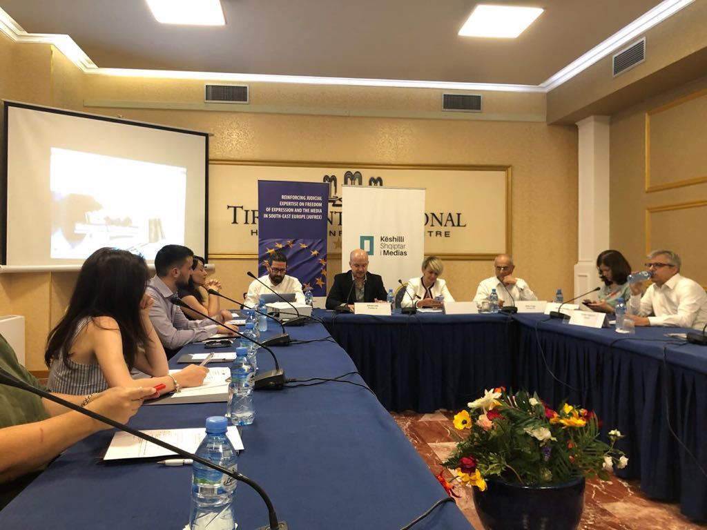 Alarmi i gazetarëve në Tryezën e medias: Copyright, not the right to copy*