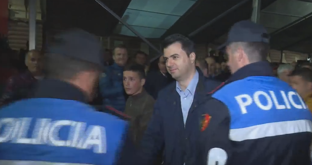 SKANDAL/ Policia survejon familjarisht Lulzim Bashën