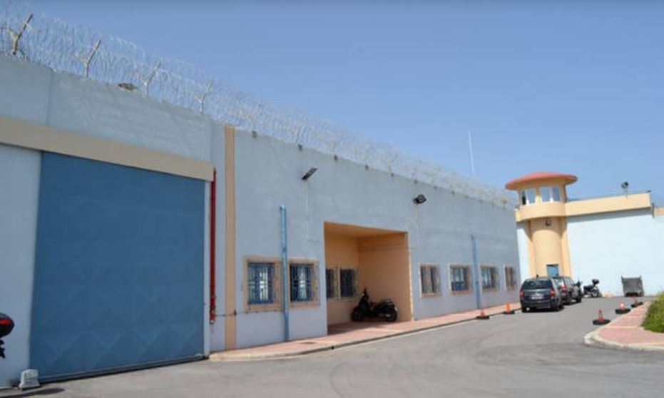 Greqi, shqiptari tenton të arratiset nga burgu