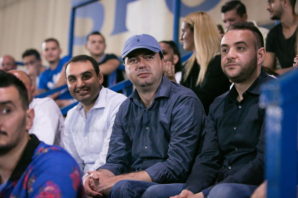 FOTO GALERI/ Lulzim Basha tifoz futbolli, ndjek “skuadrën e zemrës” në stadium