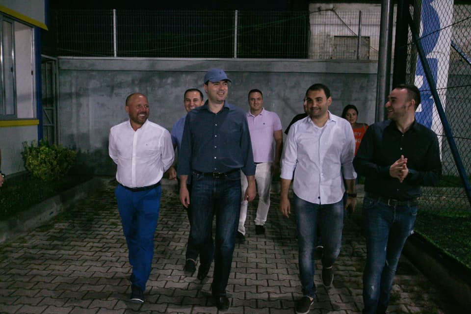 FOTO GALERI/ Lulzim Basha tifoz futbolli, ndjek “skuadrën e zemrës” në stadium