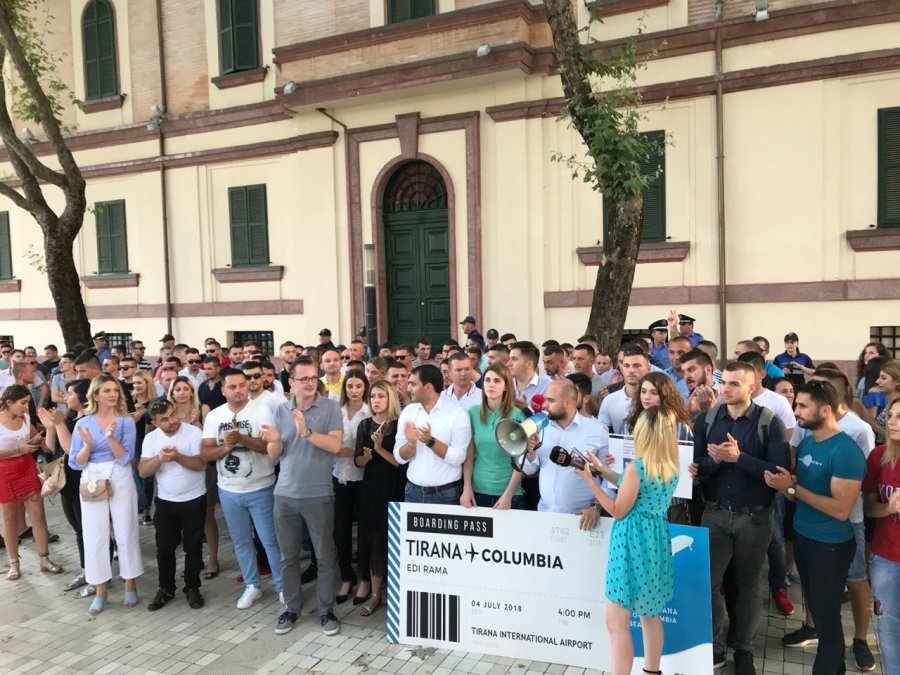 VIDEO/FRPD dhe LRI nisin përsëri protestën para Ministrisë së Brendshme