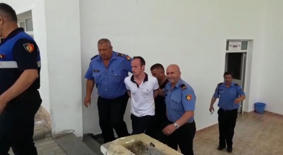 DETAJE/ Dibër, vrau prindërit, 26-vjeçari përfundon në psikiatri: Qëllova dy hije që u ngjanin nënës dhe babait