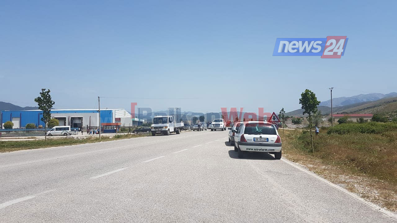 VIDEO & FOTO GALERI/ Gjirokastër, automjeti merr përpara tre punëtore fushe, vdes njëra prej tyre