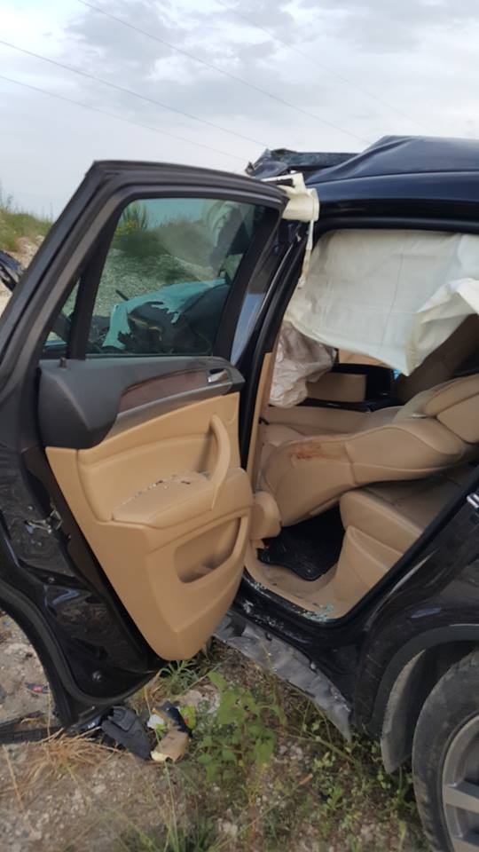 FOTO GALERI/ Aksident i rëndë në rrugën Fier – Vlorë, autobusi përplaset me BMW X6