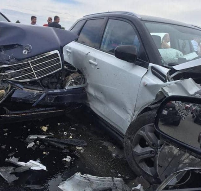 Policia jep informacion për aksidentin e frikshëm ku mbetën të plagosur 5 persona