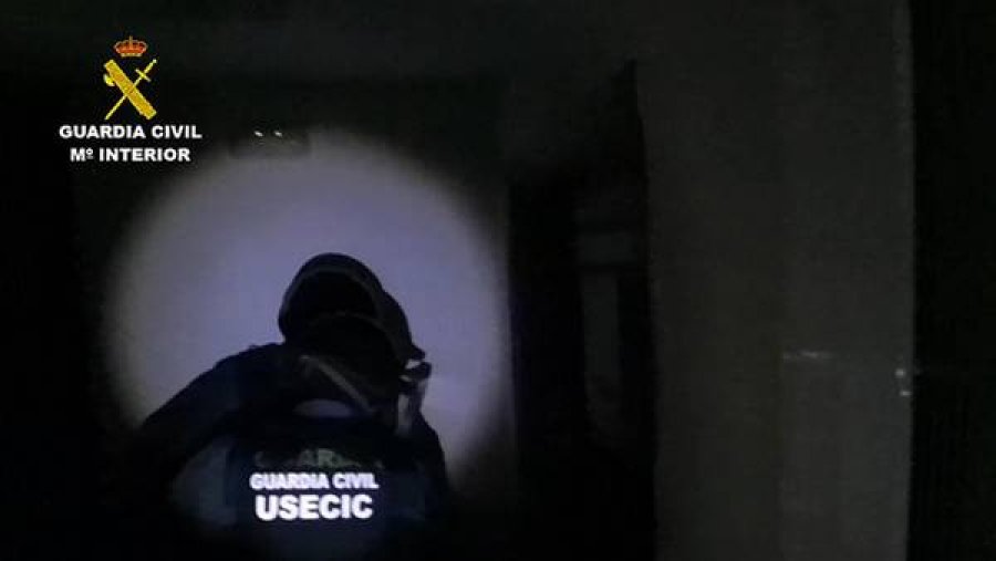 FOTO & DETAJE/ Spanjë, 6 mijë euro për Angli, 14 të arrestuar – “Konsulli” ishte shqiptar