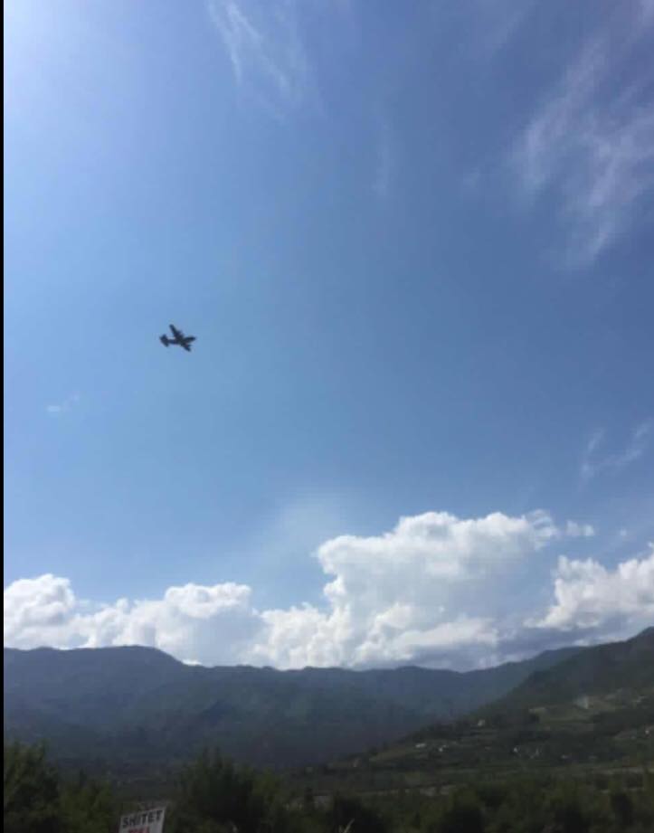 Avionët fluturojnë mbi zonën Elbasan – Librazhd
