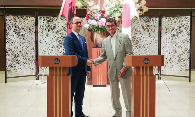 Bushati takon homologun japonez, diskutohet thellimi i bashkëpunimit mes dy vendeve