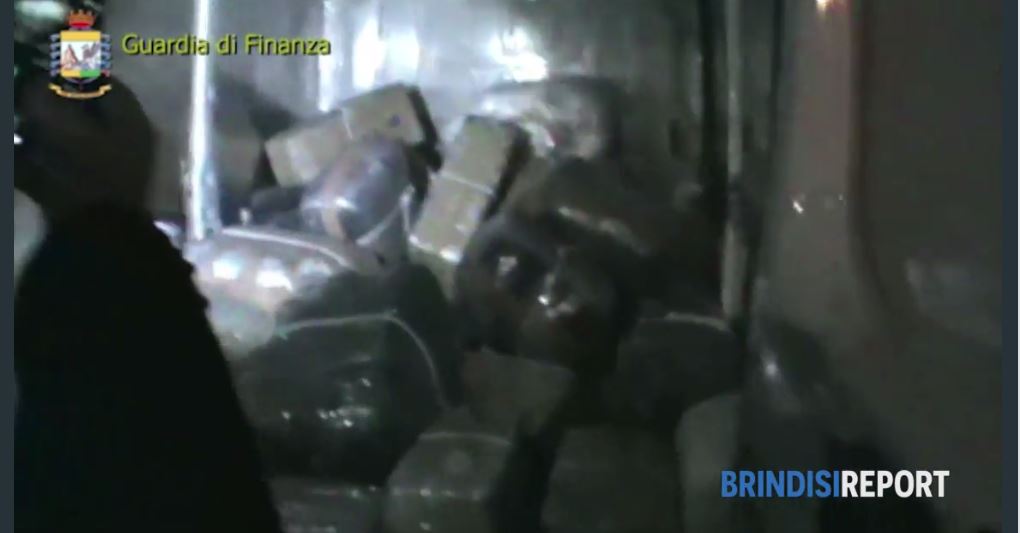 VIDEO/ Itali, 4 të arrestuar për trafik droge, 2 janë shqiptarë – Sekuestrohen mbi 650 kg drogë