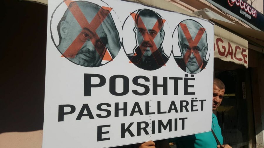 VIDEO & FOTO GALERI/ Elbasan, Rama pritet me protesta: Mirë se vjen o Pasha i drogës – Policia provokon incident