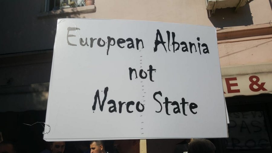 VIDEO & FOTO GALERI/ Elbasan, Rama pritet me protesta: Mirë se vjen o Pasha i drogës – Policia provokon incident