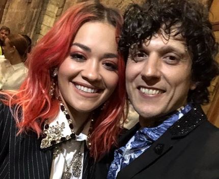 Pas koncerteve në Tiranë, Ermal Meta dhe Rita Ora bëhen bashkë: Jemi shqiptarë