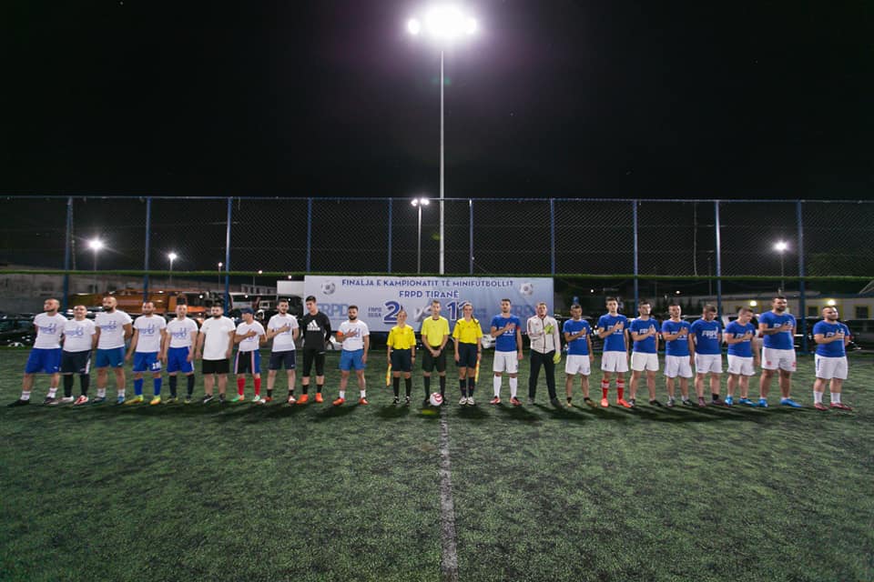 FOTO GALERI/ Lulzim Basha tifoz futbolli, ndjek “skuadrën e zemrës” në stadium