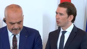 Kamp refugjatësh në Shqipëri? Kancelari Kurz: Do ta shohim…!