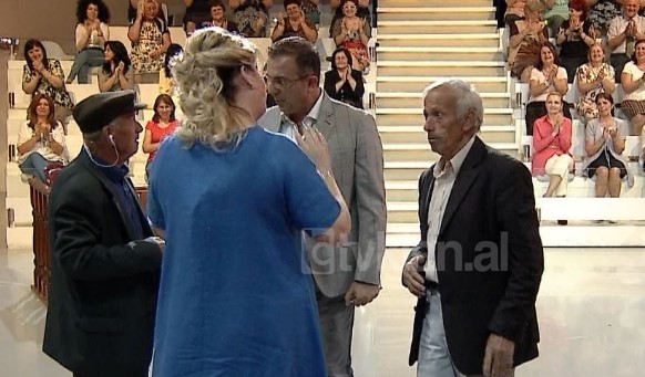 Përplasen vellezerit:”Me kthe lekët sepse do më ndash nga gruaja”
