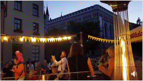 VIDEO/Britanikët shpërthejnë në Riga me këngën “Mos e bukura More”