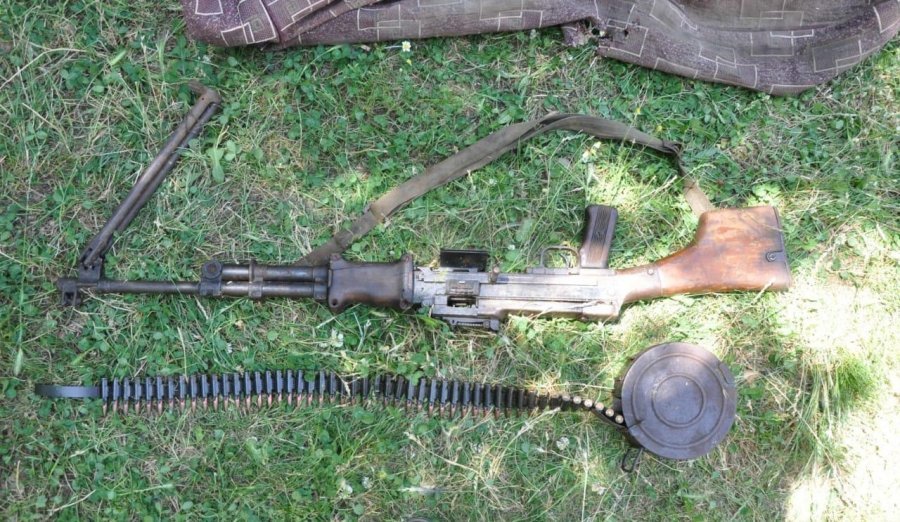 FOTO/ Kukës i gjendet mitraloz në shtëpi, arrestohet 30-vjeçari